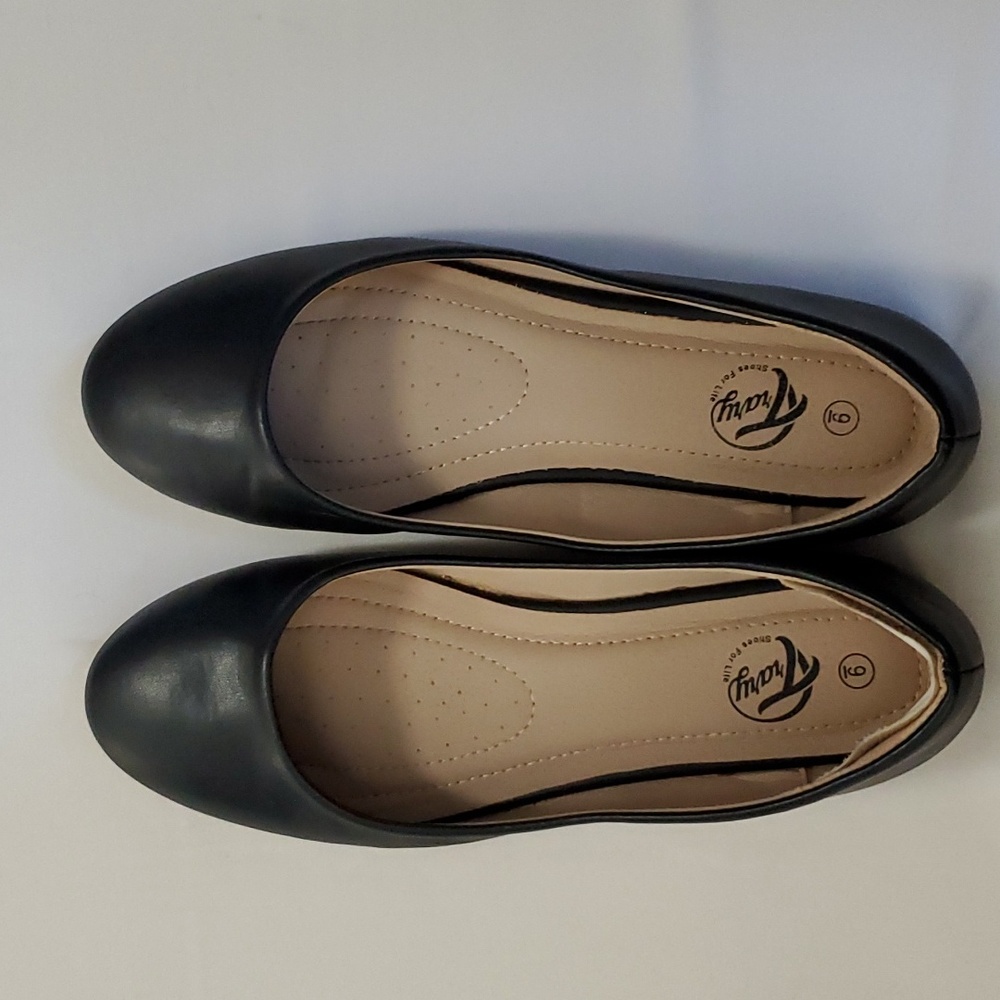 TRARY SIZE 9 BLACK FLATS